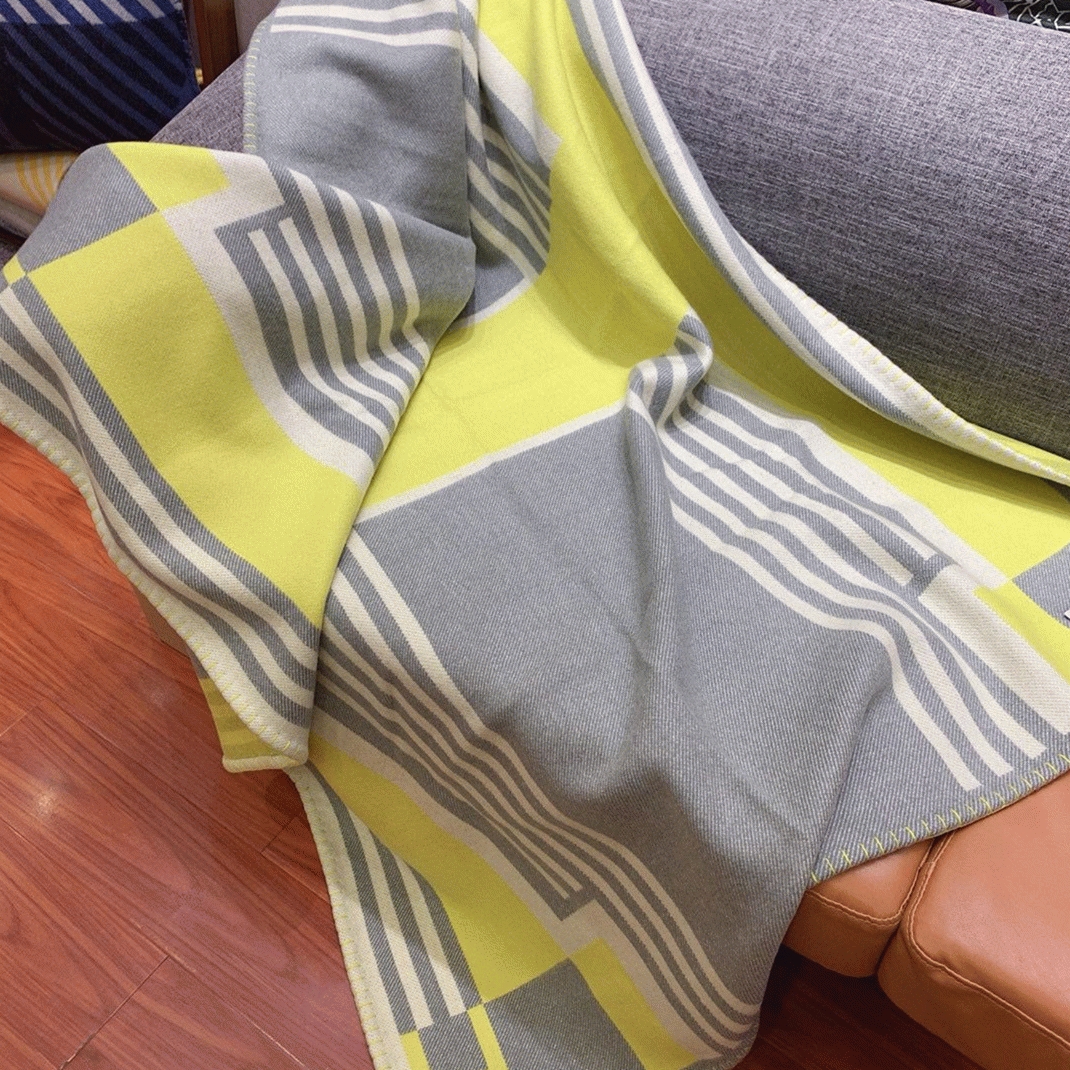 Top replica Hermes Ithaque blanket in tilleul wool and cashmere angle 4