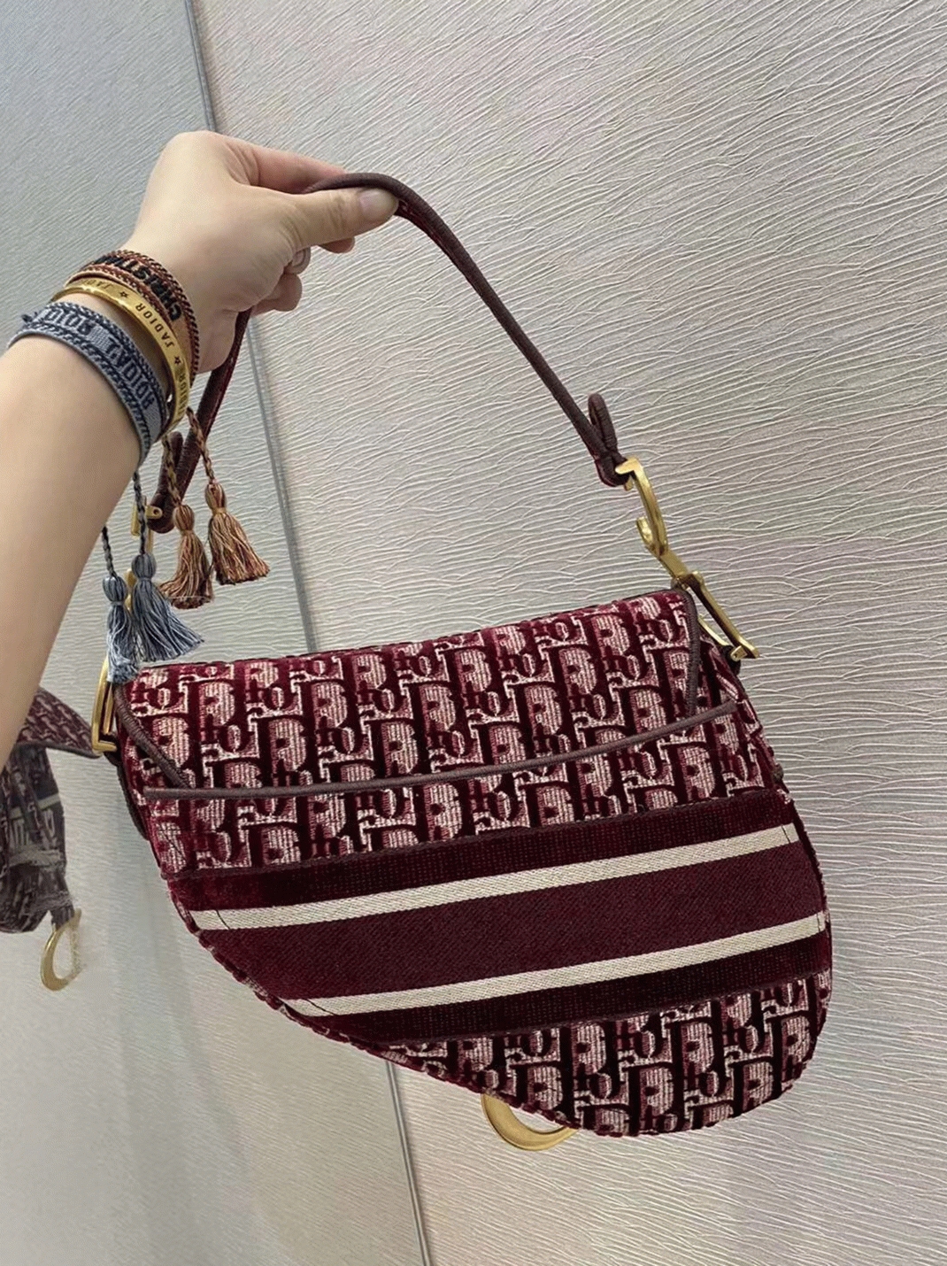 Dior Saddle Bag Faux in Bordeaux Velvet Oblique Embroidered angle 4