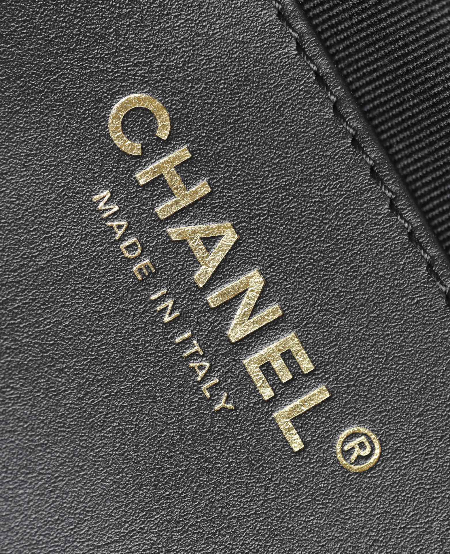 Chanel 24C angle 3