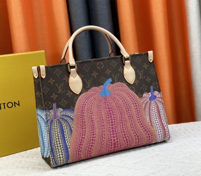 Louis Vuitton X YK Monogram Canvas Onthego MM Tote In Pumpkin angle 2