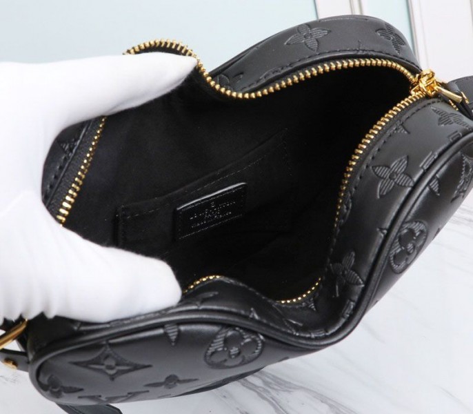 Louis Vuitton Monogram Empreinte Game On Coeur Bag In Black angle 5