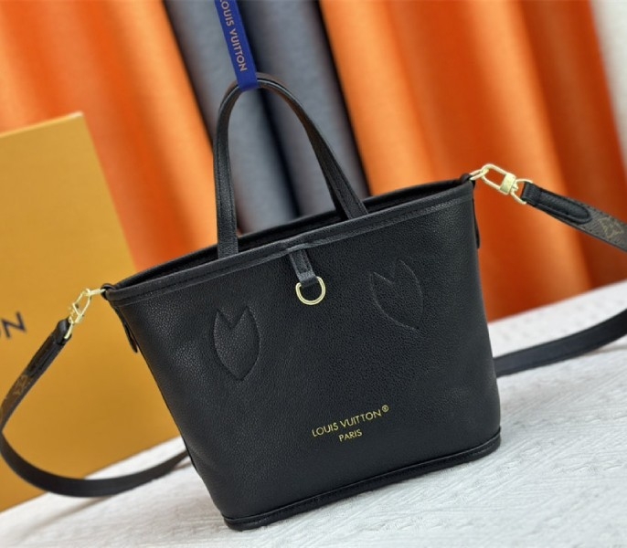 Louis Vuitton Neverfull Bandouliere Inside Out BB Tote In Monogram Canvas And Black Leather angle 4