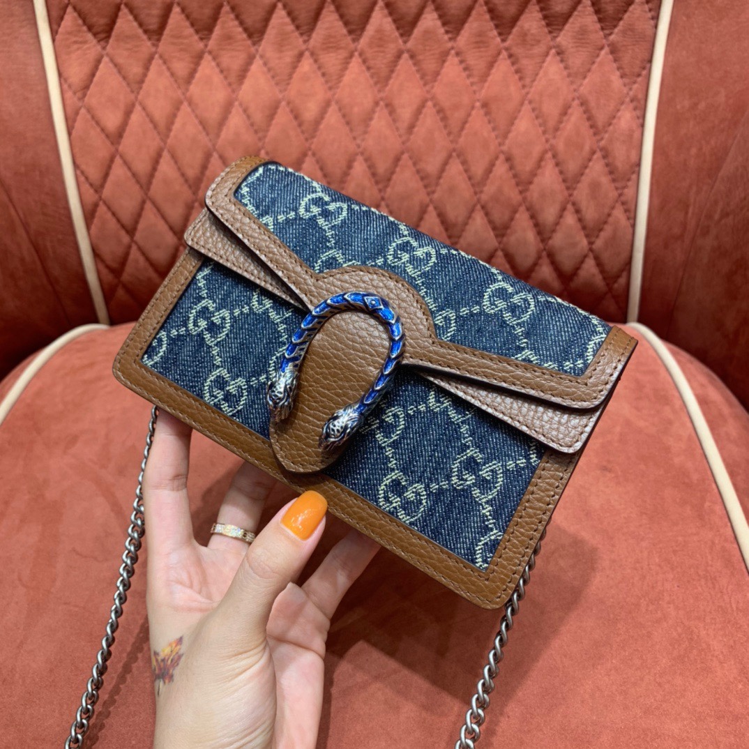 Gucci Dionysus super mini bag angle 4