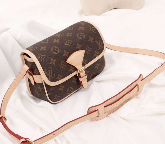 Louis Vuitton Monogram Canvas Sologne BB Bag angle 2
