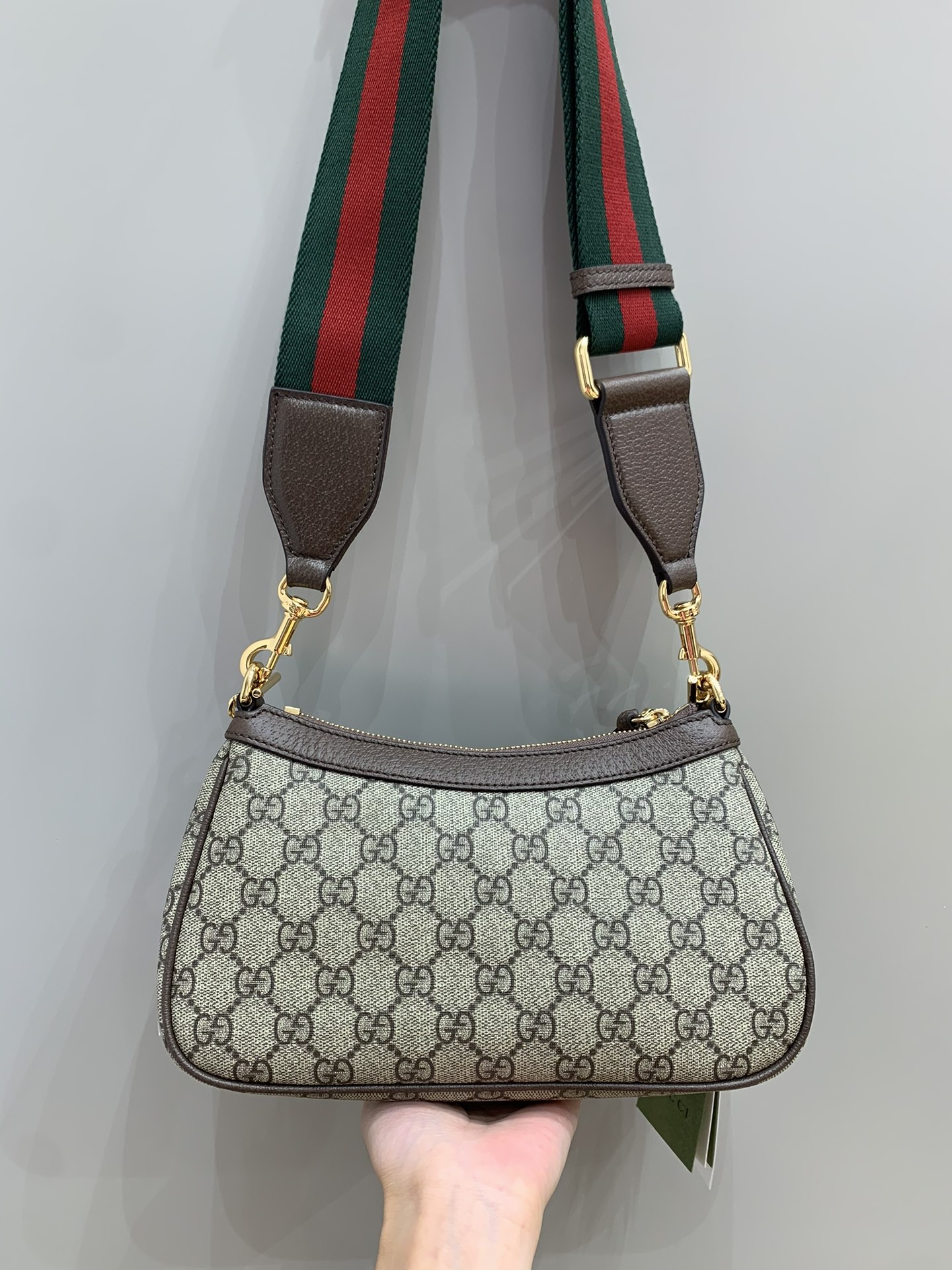 Ophidia shoulder bag angle 3