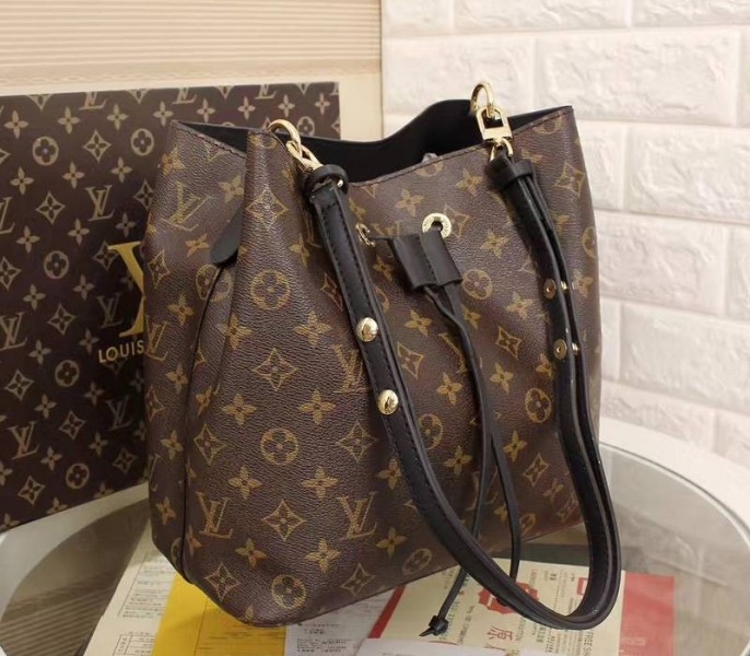 Louis Vuitton Monogram Canvas NeoNoe MM Bag In Black angle 2