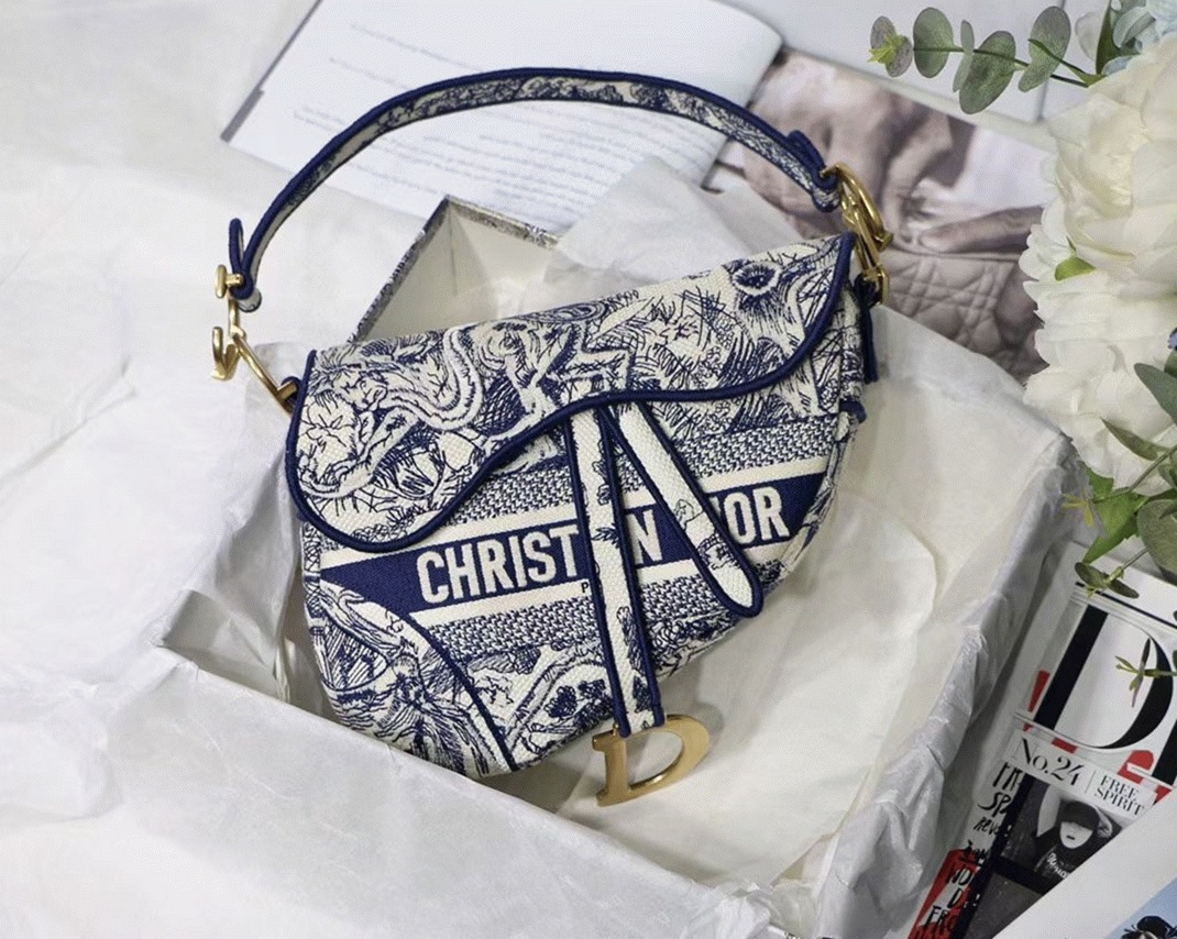 Dior Saddle Bag Replica in Blue Toile de Jouy Embroidery angle 2