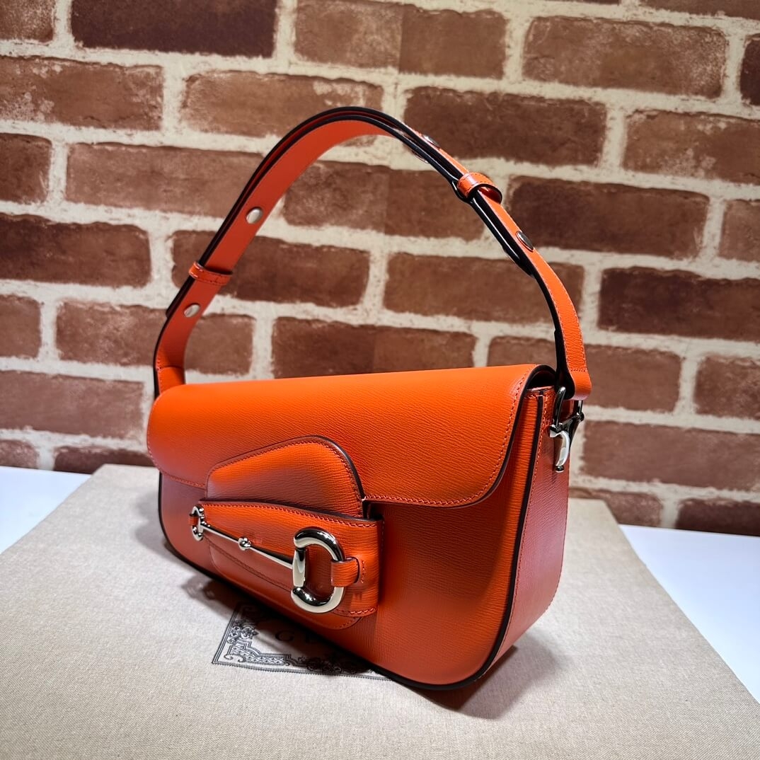Gucci Horsebit 1955 Small Shoulder Bag angle 2