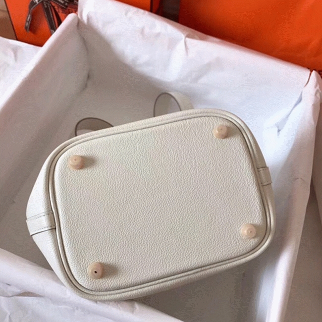 White luxury replica Hermes Picotin Lock 22cm handbag angle 3