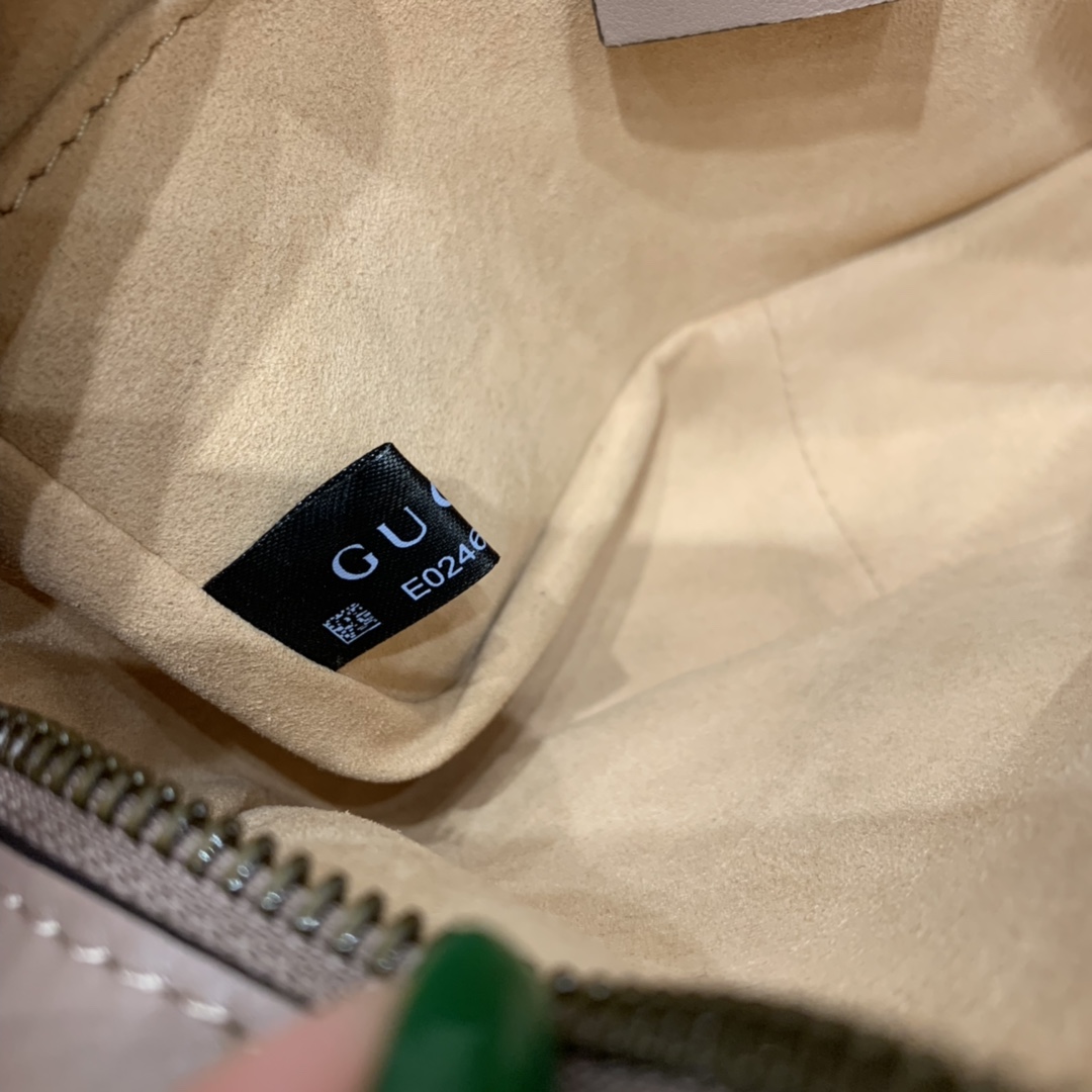 𝗚𝘂𝗰𝗰𝗶 𝗺𝗮𝗿𝗺𝗼𝗻𝘁 angle 3