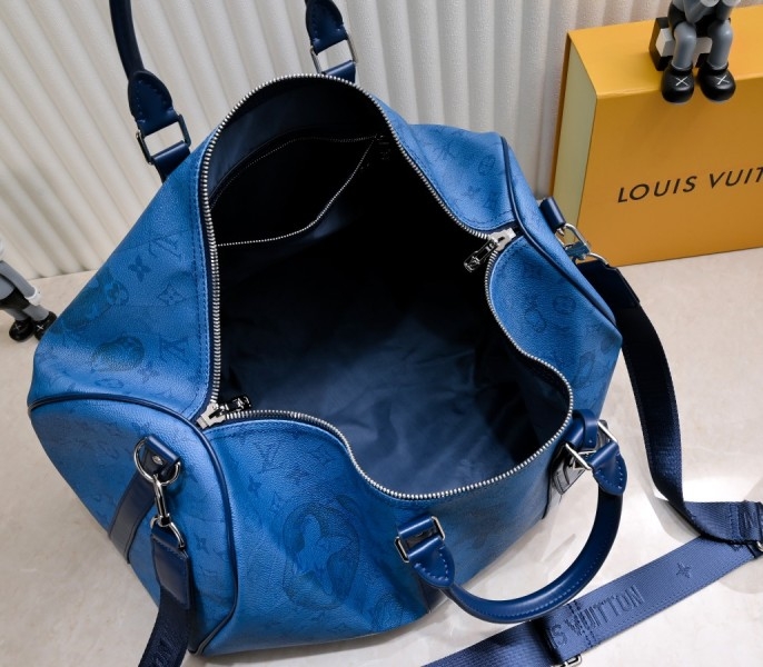 LV Keepall Bandouliere 50 In Navy River Blue angle 5
