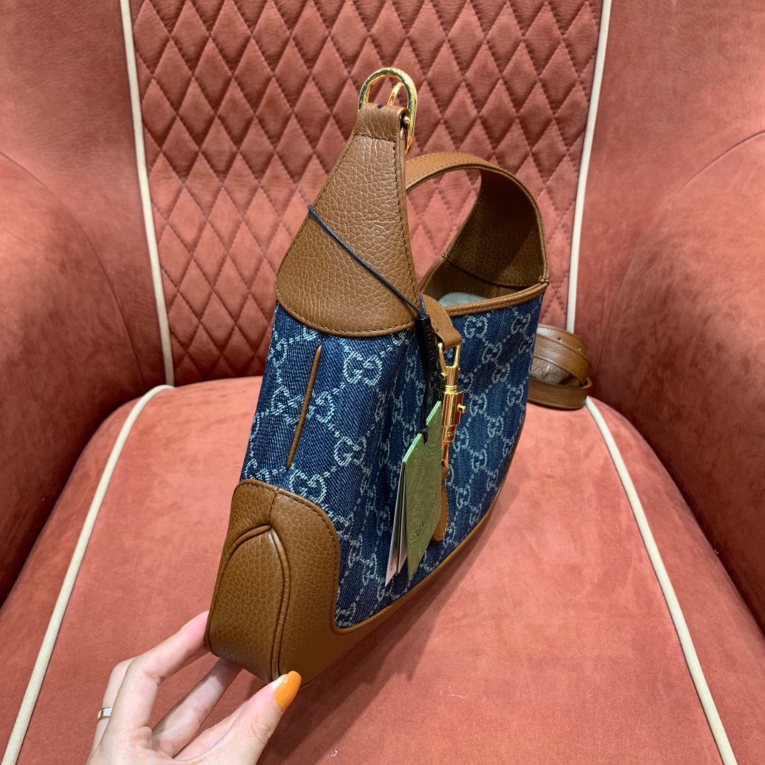 Gucc1 denim handbag angle 4