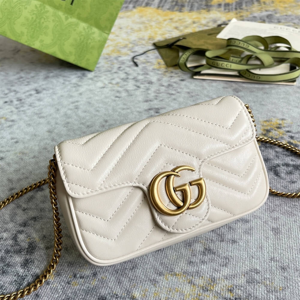 GG Marmont matelasse leather super mini bag angle 3
