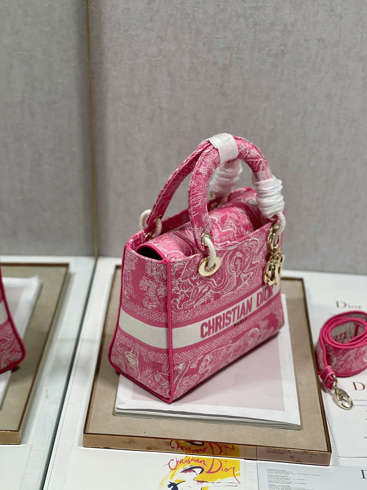 Dior Lady D-Lite Medium Bag Replica in Fluorescent Pink Toile de Jouy Reverse Embroidery angle 2