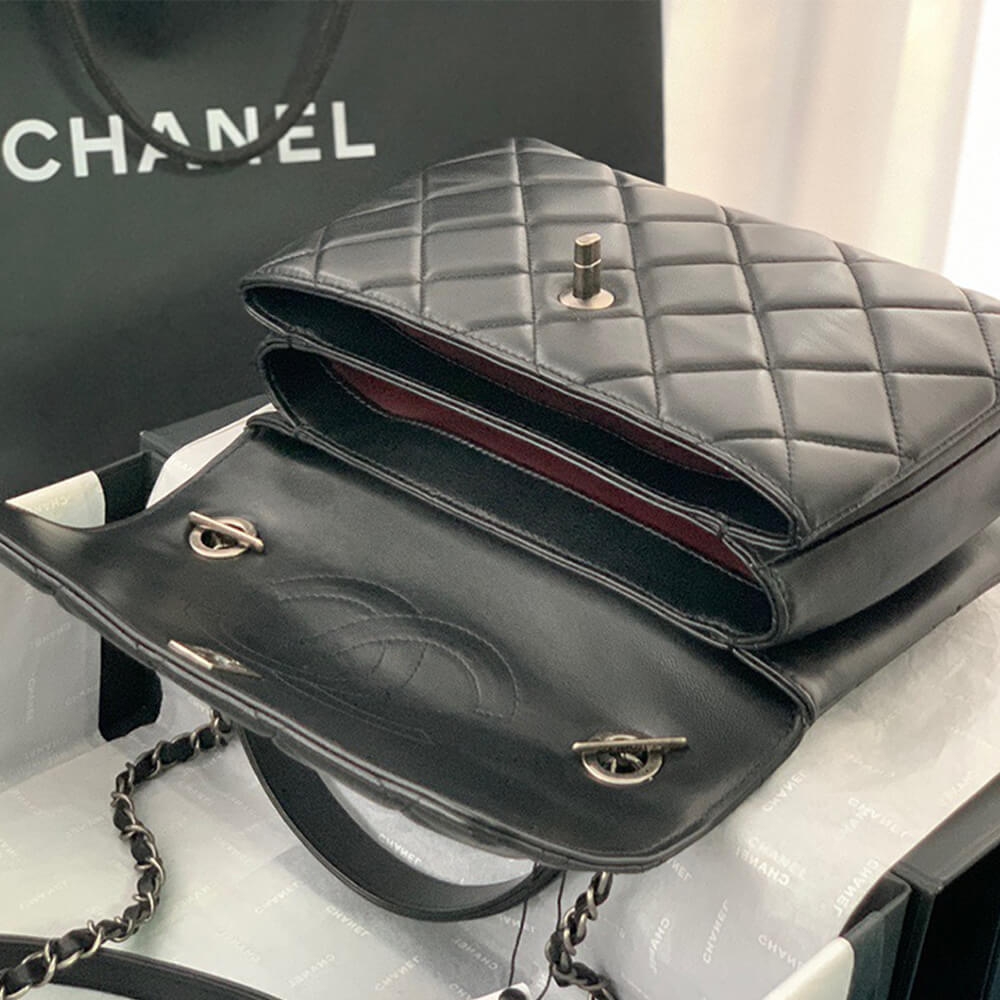 CHANEL FLAP BAG WITH TOP HANDLE angle 4