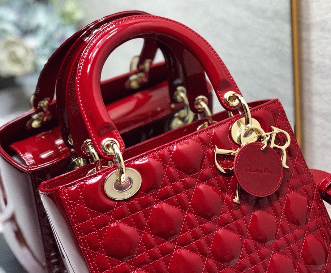 Dior Lady Dior Medium Bag Fake in Red angle 5