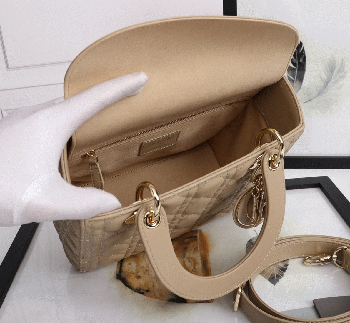 Dior Lady Dior Medium Bag Knockoff in Beige angle 2