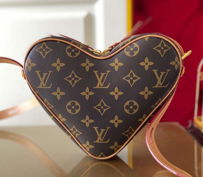Louis Vuitton Monogram Canvas Game On Coeur Bag angle 2