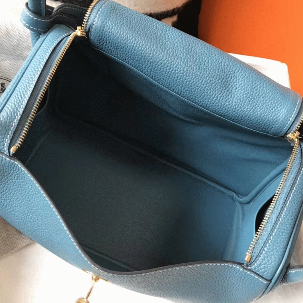 Fake Hermes Lindy 30cm bag in blue jean tone angle 4