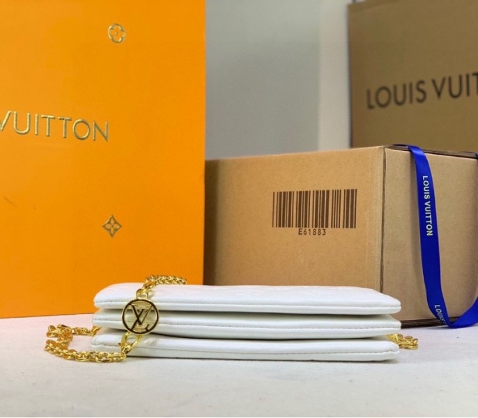 Louis Vuitton Coussin Pochette In Cream angle 5