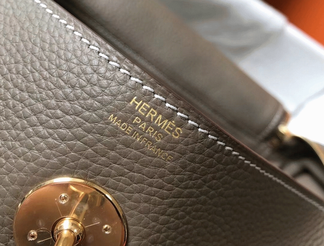 Replica Hermes Lindy 30cm bag in taupe color angle 4