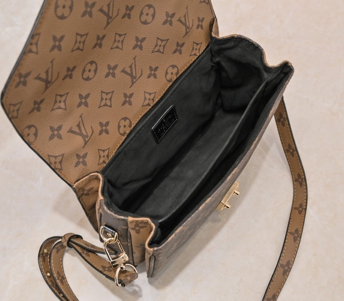 LV Monogram Reverse Canvas Metis M44876 angle 5