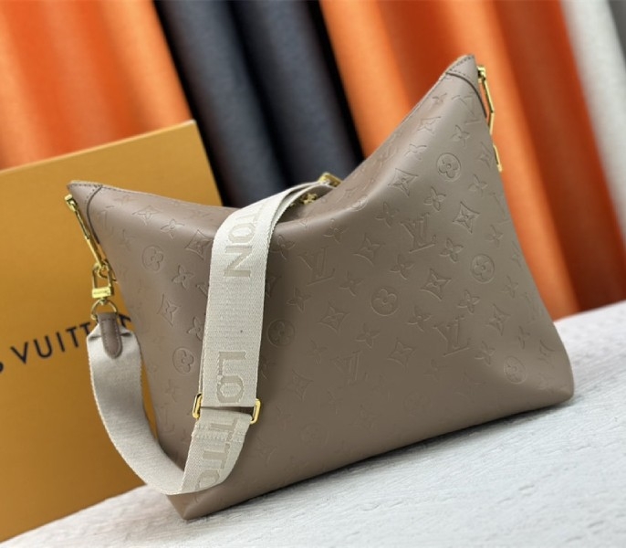 Louis Vuitton Monogram Empreinte Coussin MM Hobo In Galet Gray angle 4
