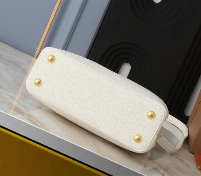 Louis Vuitton Capucines BB Handbag In Quartz White angle 4