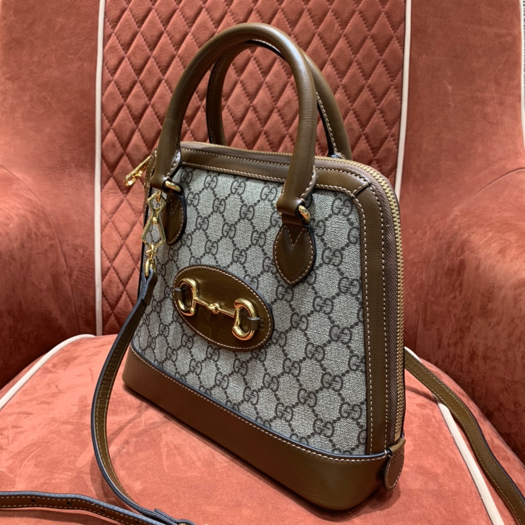 Horsebit handbag angle 4