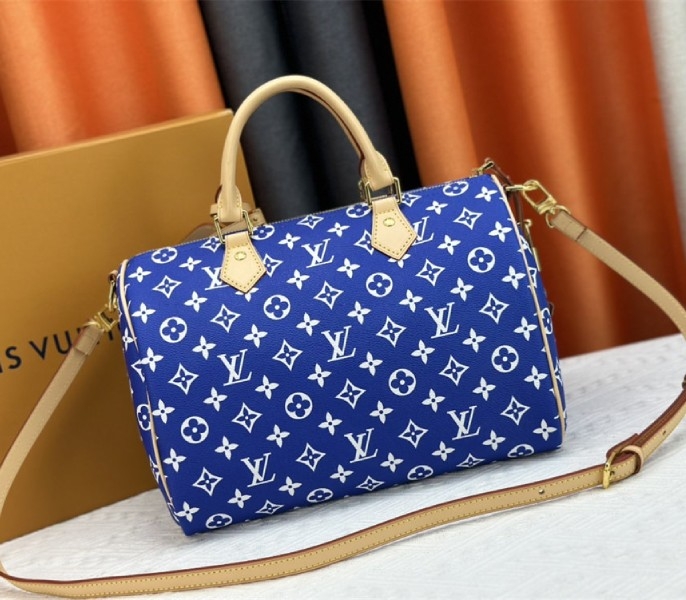 Louis Vuitton Speedy P9 Bandouliere 30 Bag In Amethyst Purple angle 4