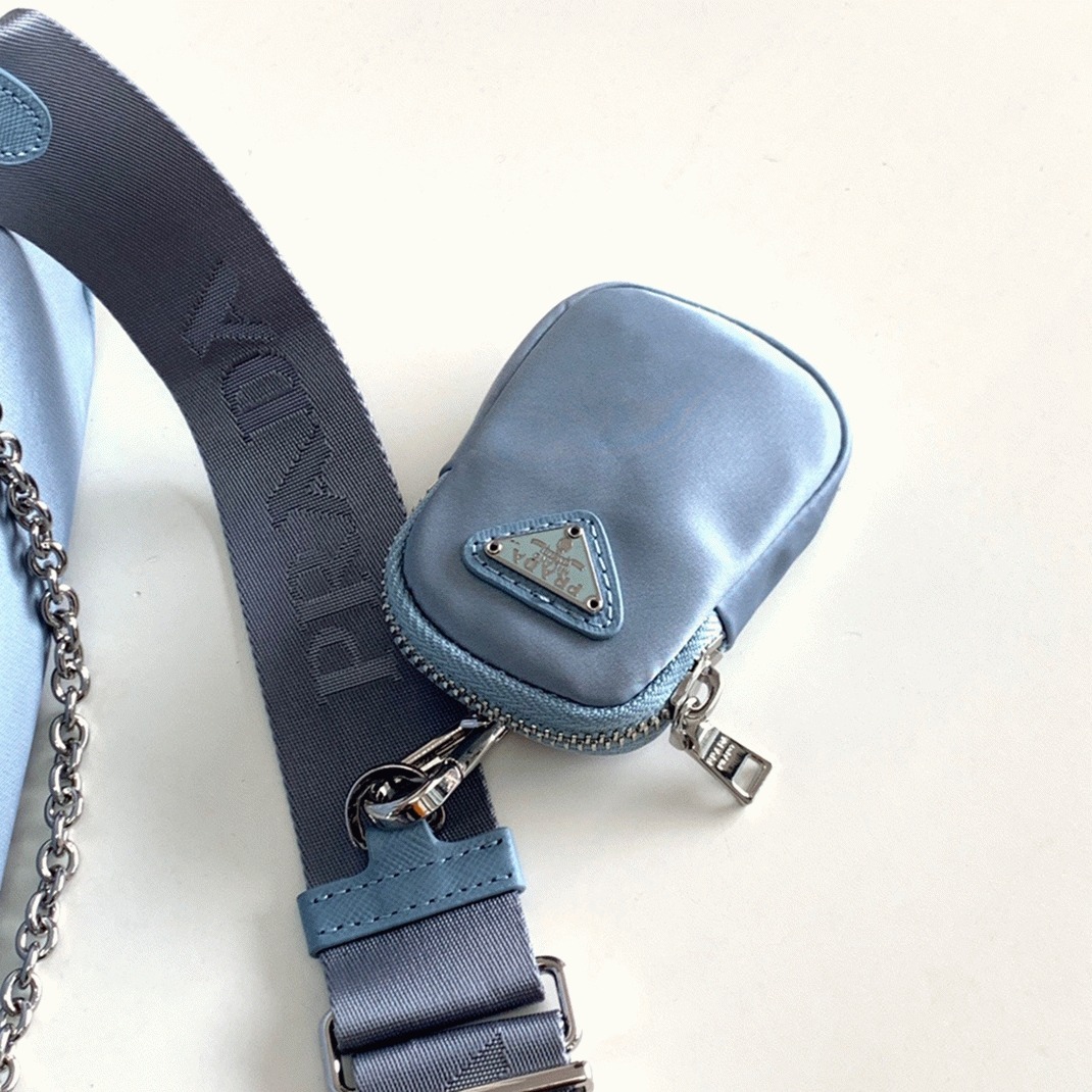 Prada Re-Edition Shoulder Bag Replica in Blue angle 3
