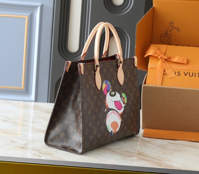 X TM Monogram Canvas OnTheGo MM With Bijou Edition angle 2