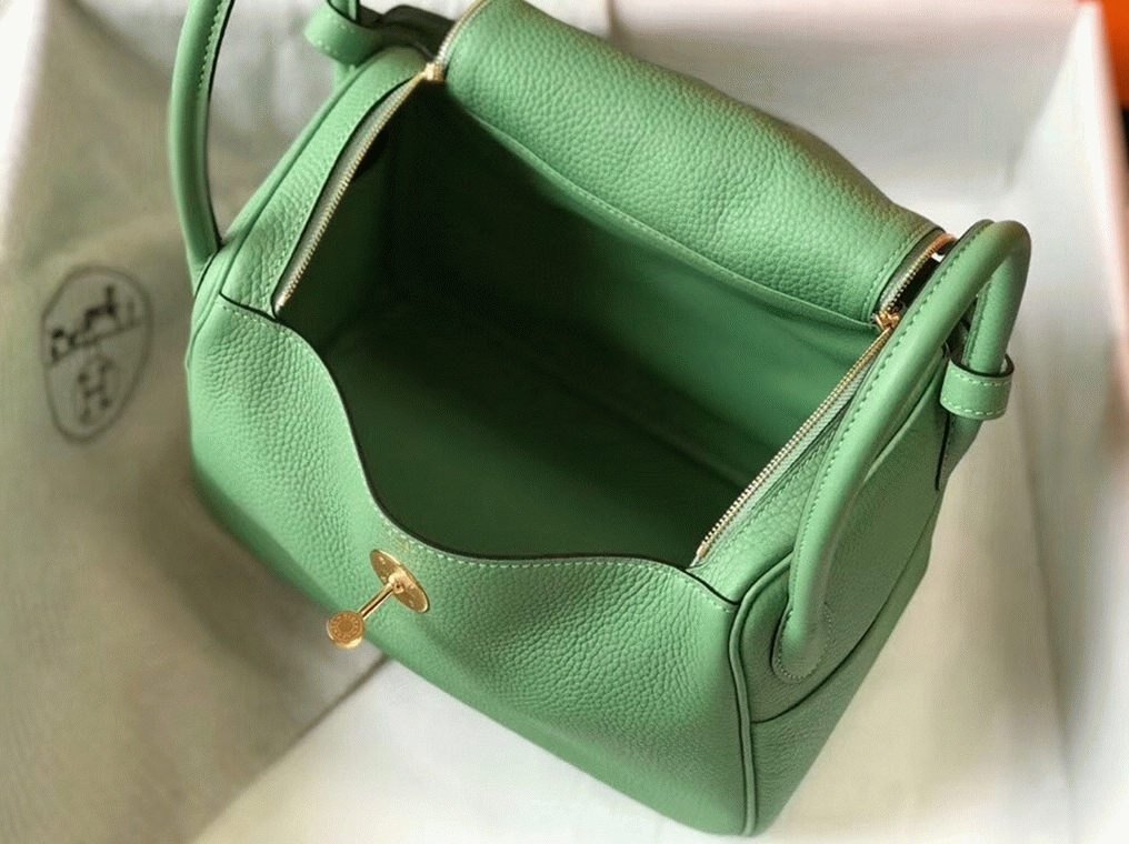 Fake Hermes Lindy bag 26cm in vert criquet angle 2