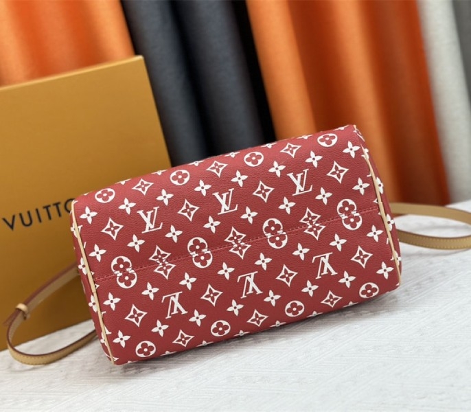 Louis Vuitton Speedy P9 Bandouliere 30 Bag In Red angle 5