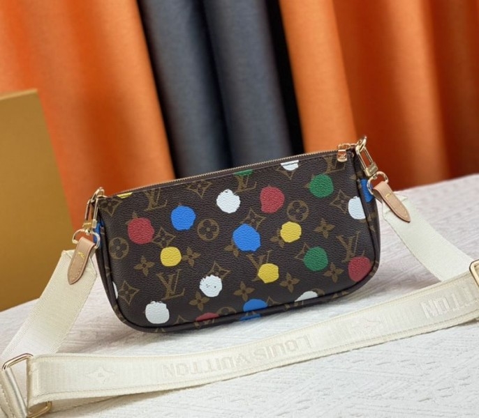 Louis Vuitton X YK Monogram Canvas Multi Pochette Accessoires angle 3