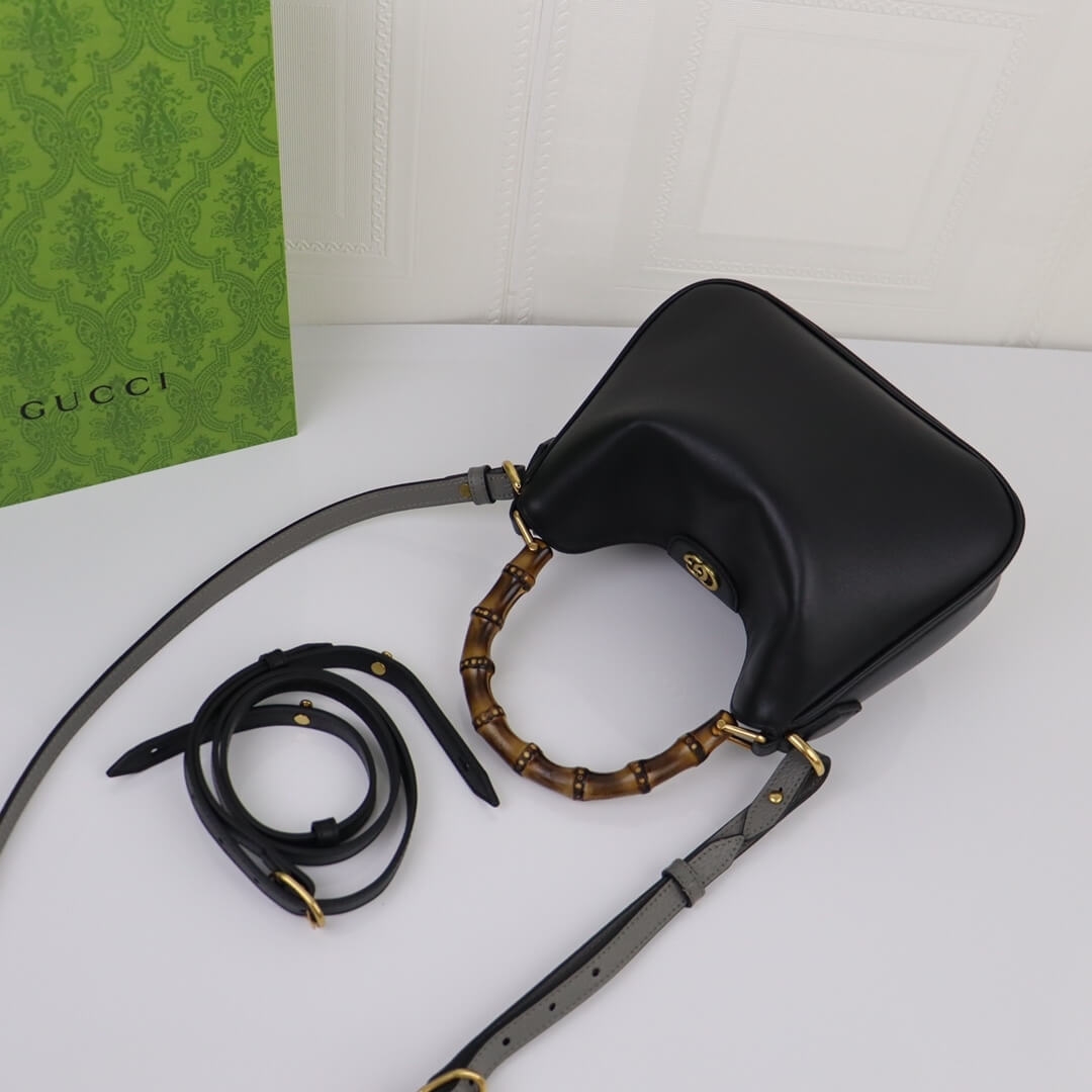 Gucci Diana Bamboo Small Shoulder Bag angle 4