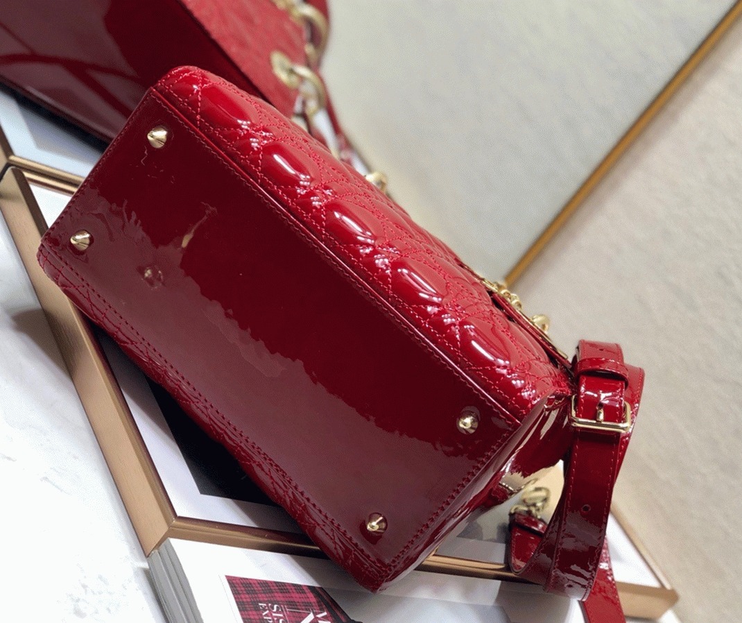 Dior Lady Dior Medium Bag Fake in Red angle 2