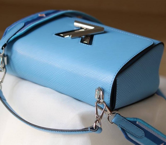 Louis Vuitton Epi Leather Twist MM Bag With Jacquard Strap In Bleuet Blue angle 5