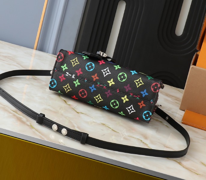 X TM Multicolored Onthego East West Chain In Black angle 3
