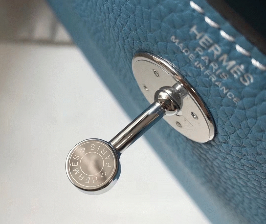 Replica Hermes Lindy 26cm bag in blue jean fabric angle 5