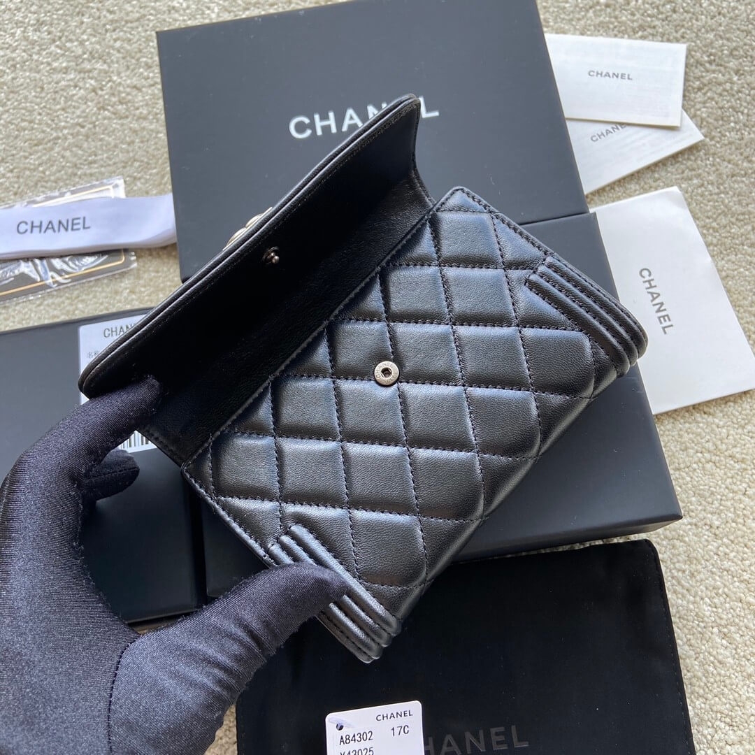 Chanel boy long wallet angle 5
