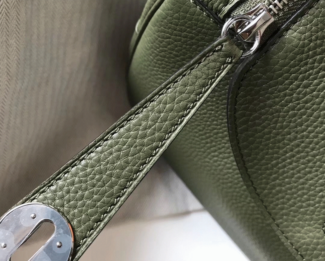 Replica Hermes Lindy 26cm handbag in canopee angle 5