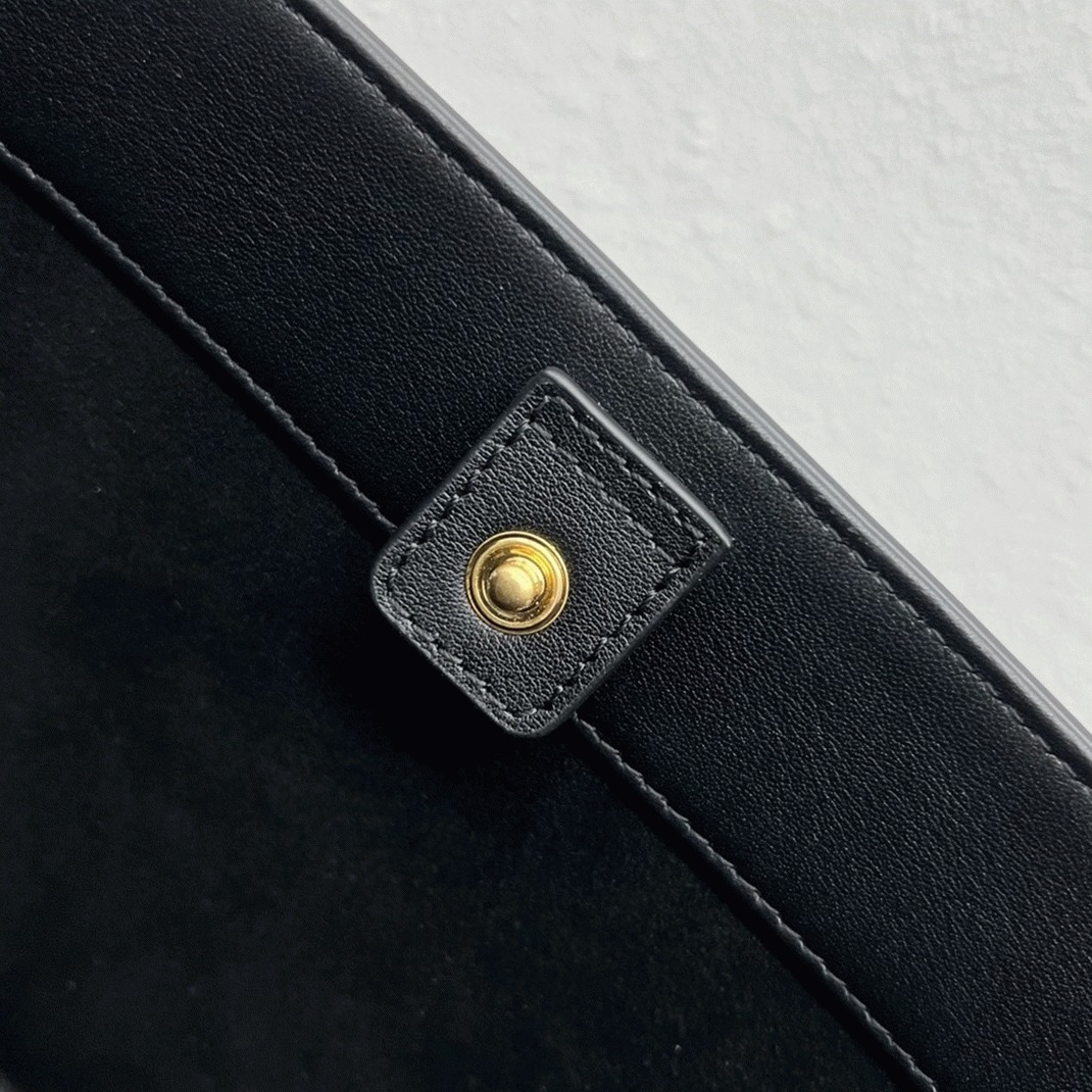 Top Quality Knockoff Celine Small Bucket Cuir Triomphe In Black Calfskin angle 5