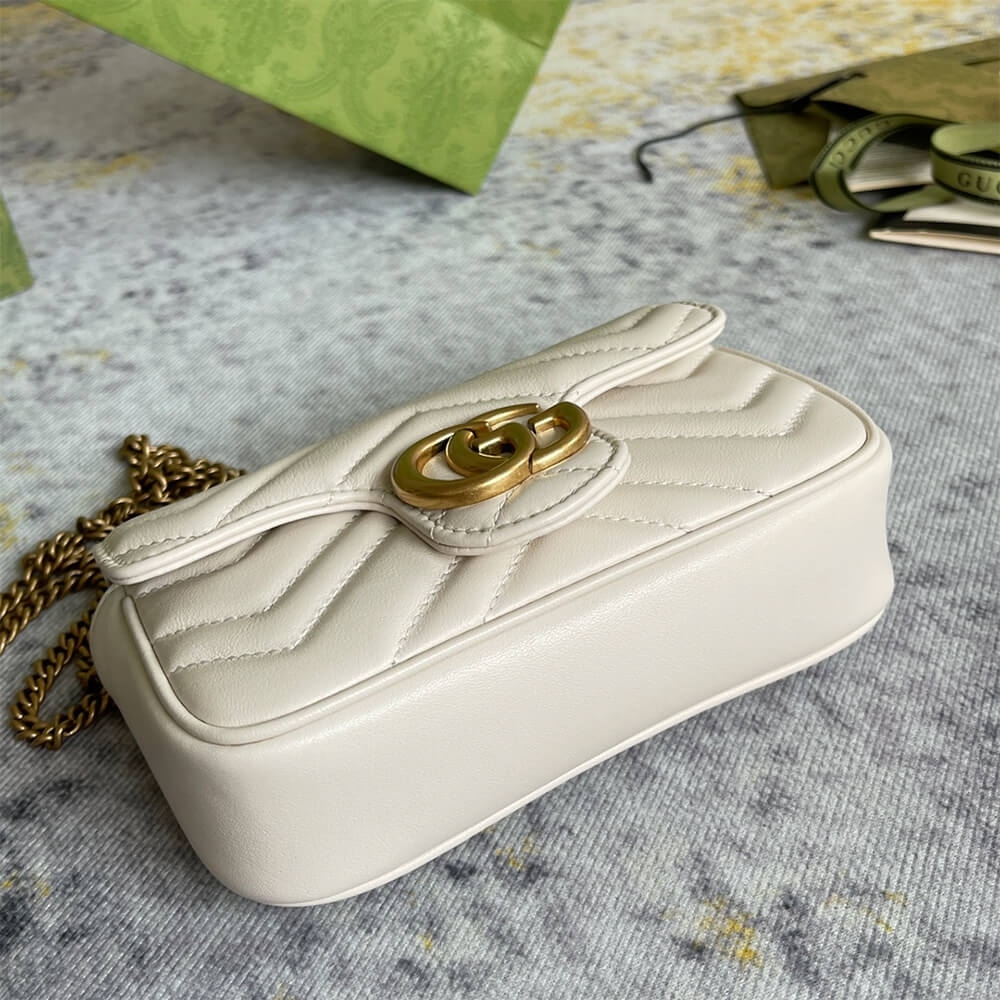 GG Marmont matelasse leather super mini bag angle 4