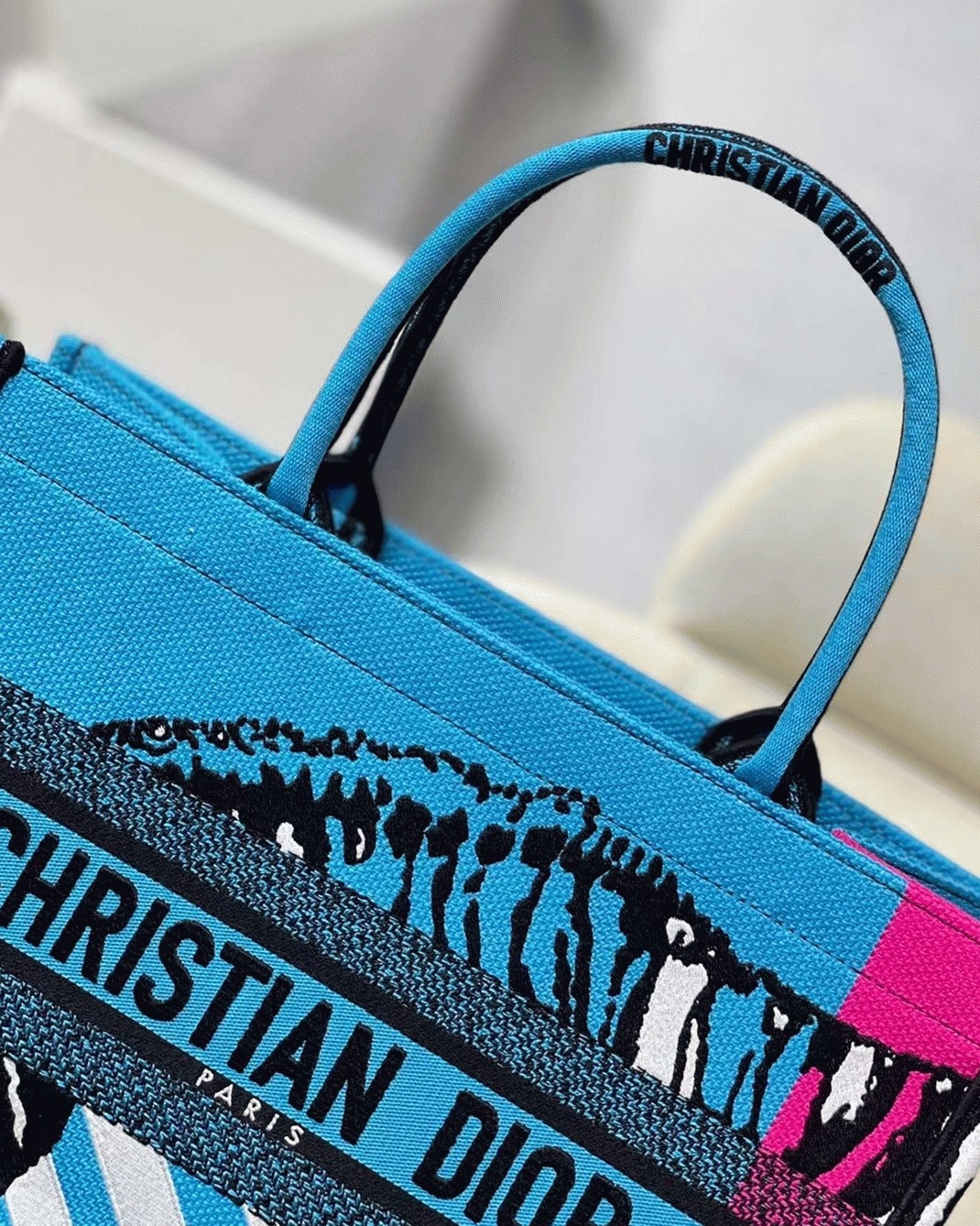 Dior Medium Book Tote Bag Fake in Blue D-Jungle Pop Embroidery angle 4