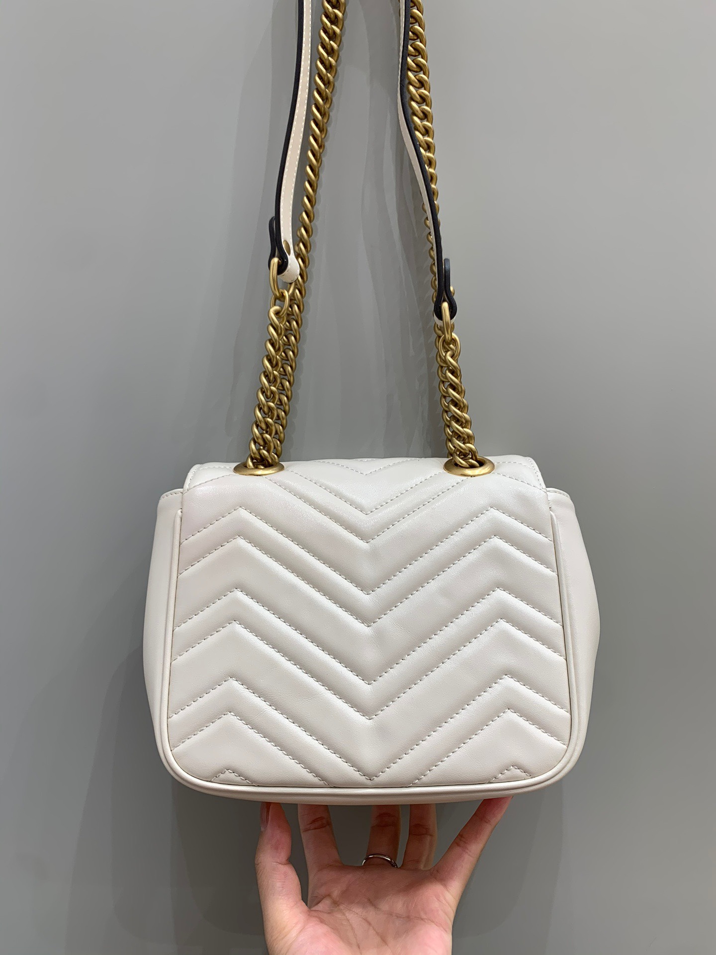 Classic square bag angle 4