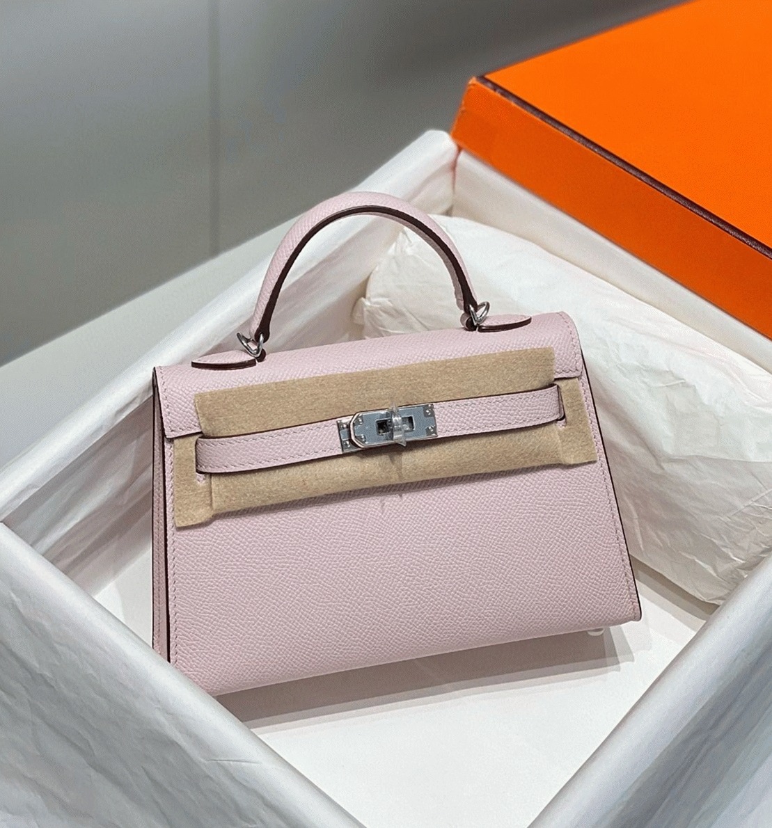 Hermes Kelly Mini II Bag Replica in Mauve Pale angle 4
