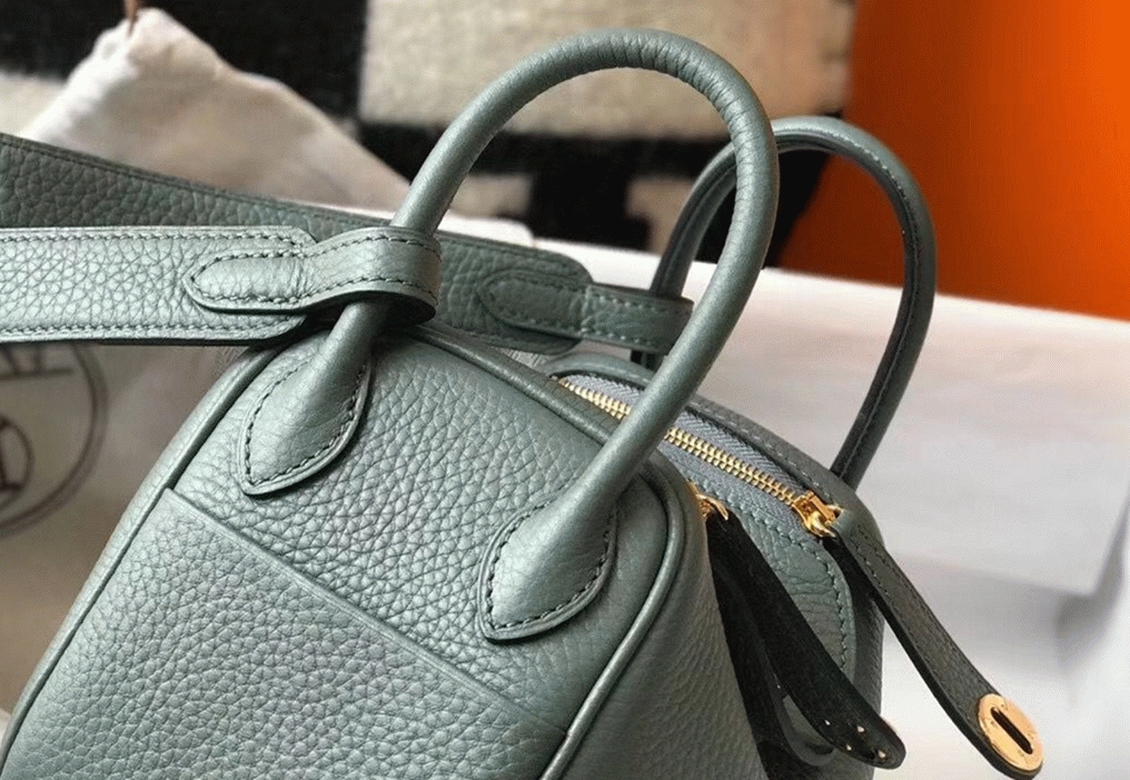 Best replica Hermes Lindy Mini handbag in vert amande angle 4