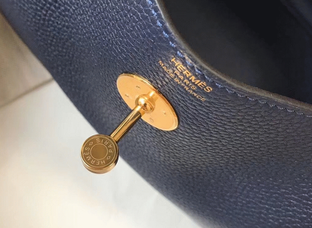 Knockoff Hermes Lindy 30cm bag in navy blue shade angle 4
