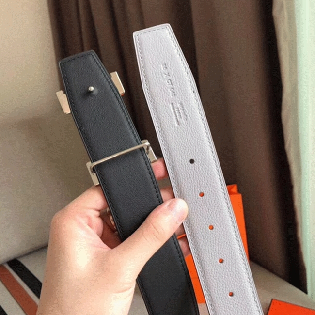 Premium replica Hermes Constance belt buckle in perle color angle 2